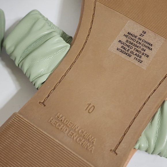 OLD NAVY Faux Leather Ruched Flat Sandals Double Strap 10 Pale Glass Green NWT - Picture 14 of 15